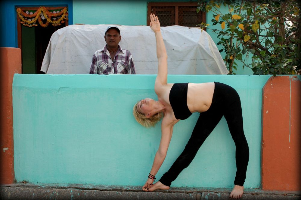 triangle pose how to trikonasana